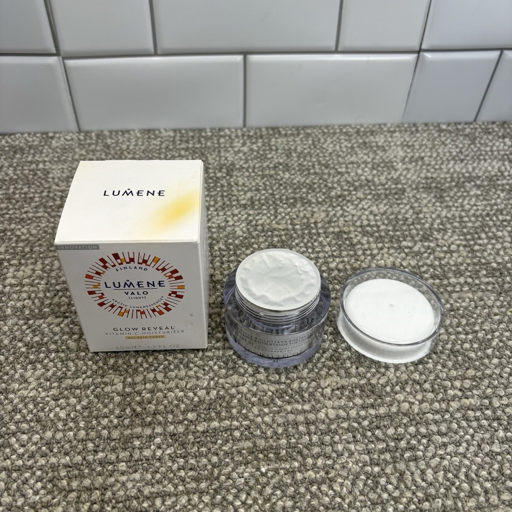 NEW Lumene Valo Light Glow Reveal Facial Moisturizer Vitamin C 1.7 oz NIB